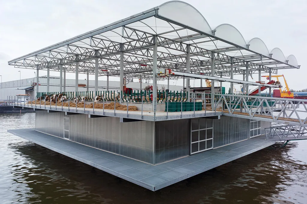 Revolutionary FLOAT System Transforms Urban Farming with Recycled Plastics